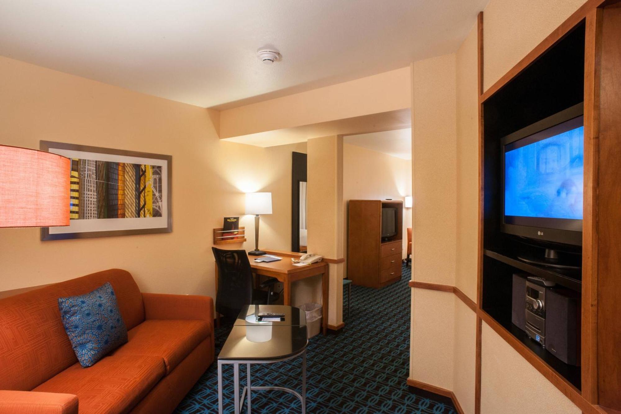 Fairfield Inn & Suites קלוביס מראה חיצוני תמונה