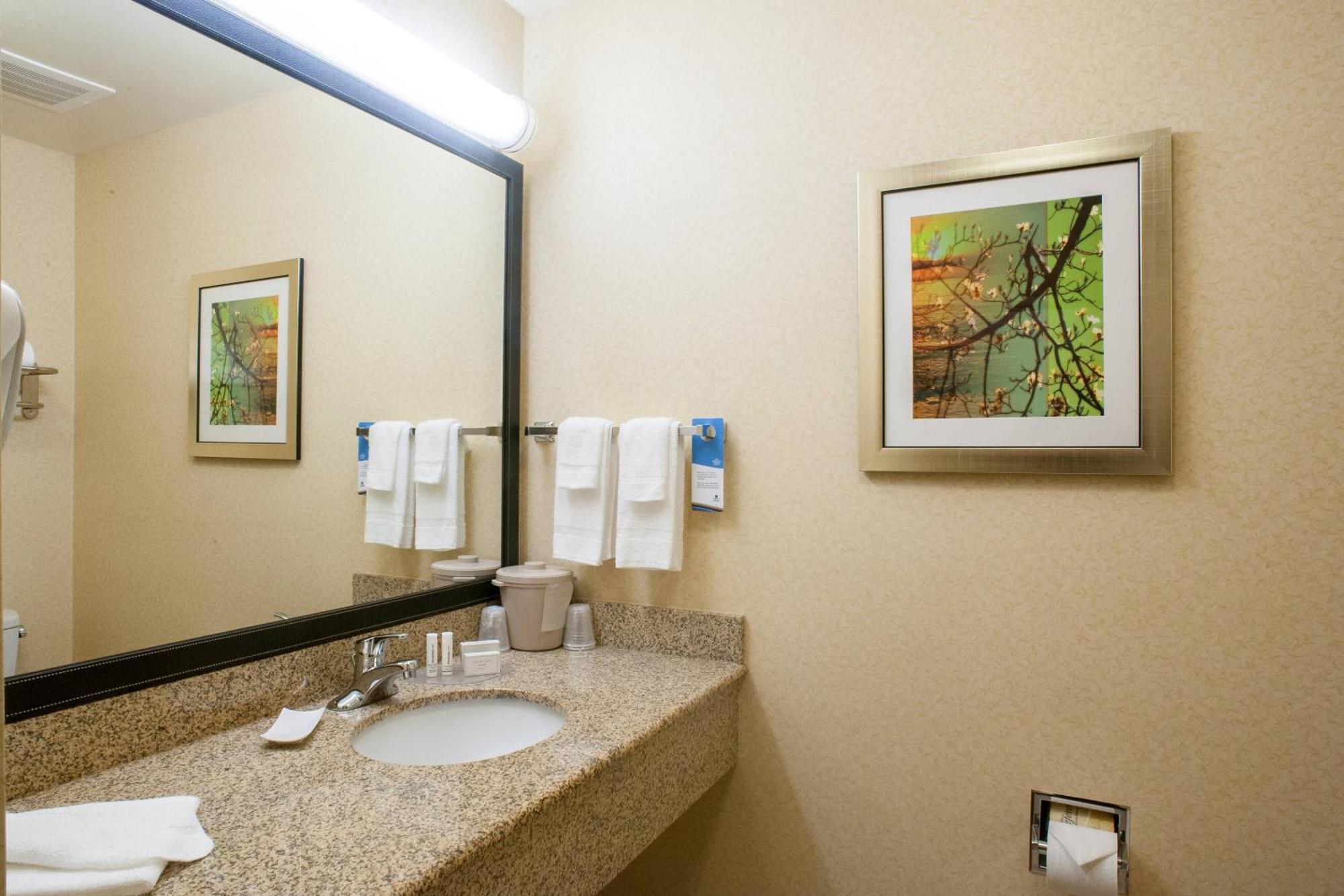 Fairfield Inn & Suites קלוביס מראה חיצוני תמונה