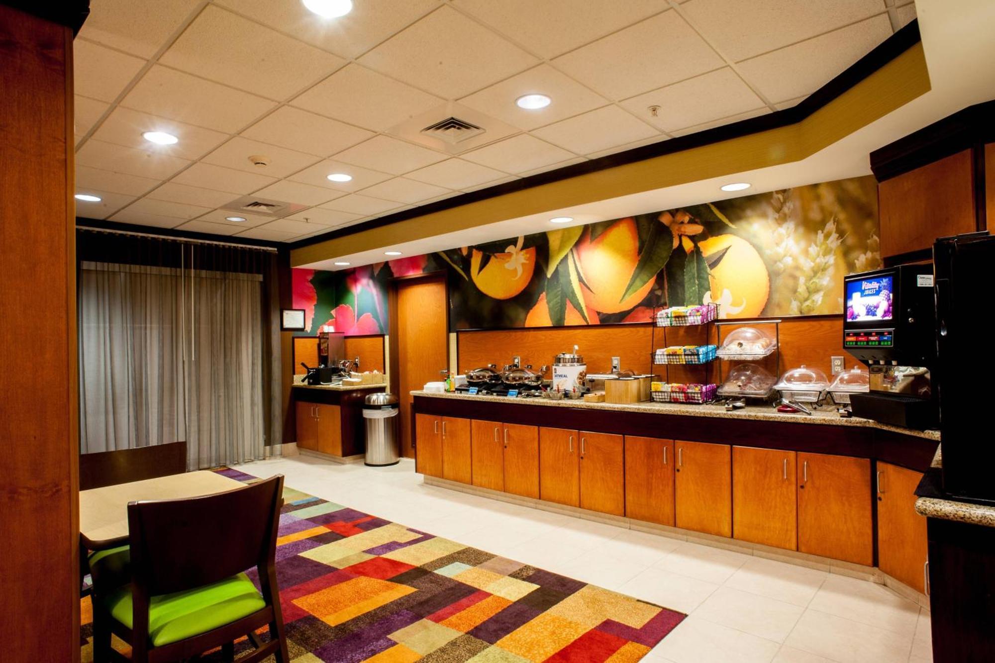Fairfield Inn & Suites קלוביס מראה חיצוני תמונה
