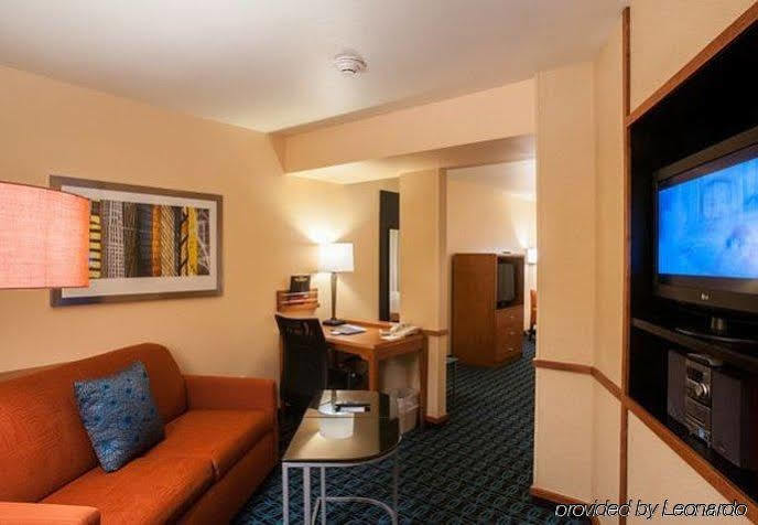 Fairfield Inn & Suites קלוביס מראה חיצוני תמונה
